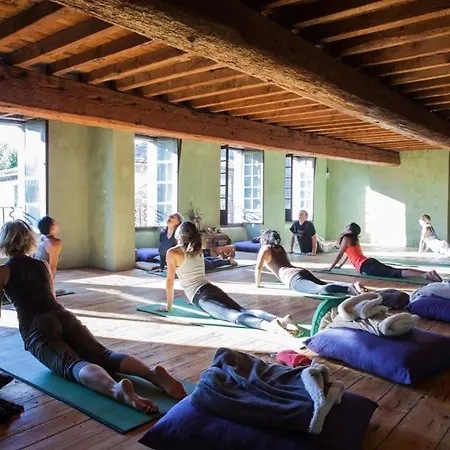 Yobaba Lounge Boutique Yoga Retreat Centre Chalabre